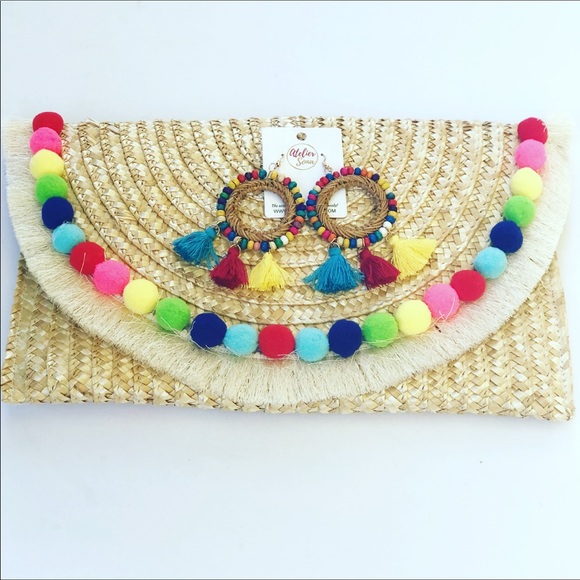 Beautiful Earrings Multi Colored Straw - Picture 3 of 4